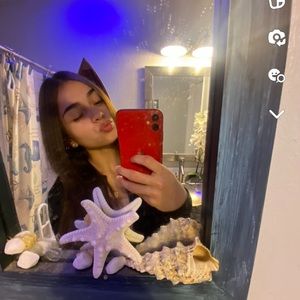 Meet your Posher, Julie